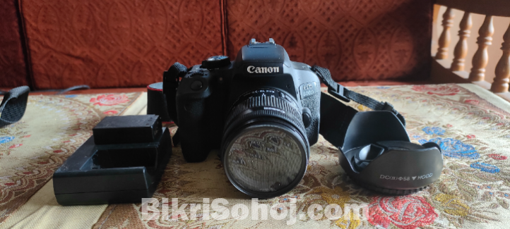 Canon EOS 800D with 18-55 STM Lens (DSLR)